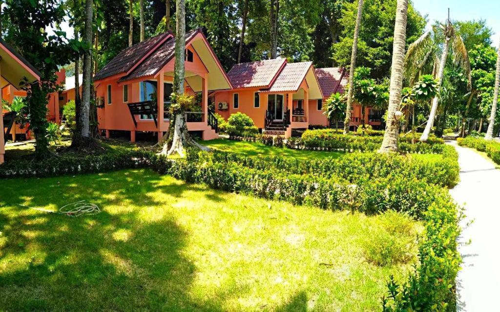 Sea Flower Resort Koh Chang Exterior photo